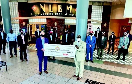 Hy-Vee Donates $50,000 to Negro Leagues Baseball Museum