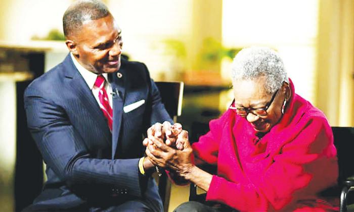 ALABAMA JUDGE SURPRISES CIVIL RIGHTS PIONEER AFTER CLEARING HER ARREST RECORD