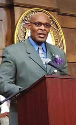 Mayor-elect Tyrone Garner addresses the crowd.