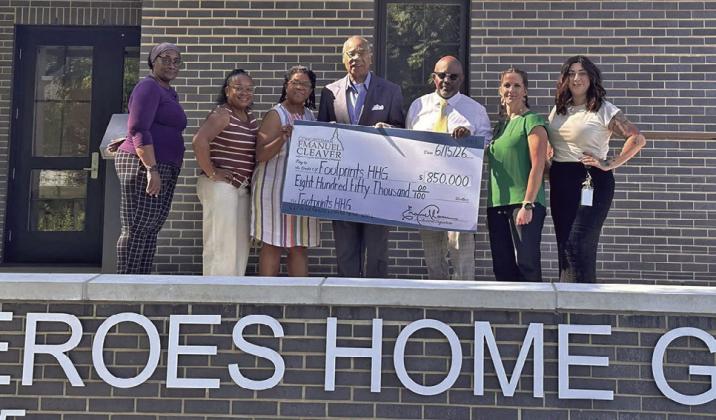 U.S. Representative Emanuel Cleaver, II presents check to Footprints, Inc.
