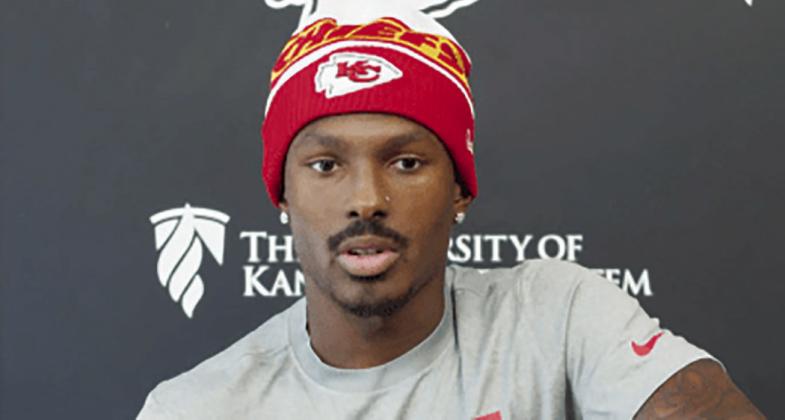 “HAPPY TO BE BACK!”—Kansas City Chiefs wide receiver Mecole Hardman speaks to the media at a press conference today after his return to the Kansas City Chiefs via a trade from the New York Jets. He said he was experiencing “a lot of emotions and was happy to be back.” The Chiefs will face the Charges Sunday at 3:25 p.m. courtesy photo/kcchiefs