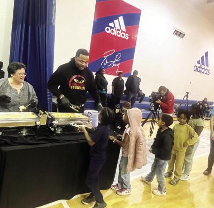 Thanksgiving Comes Early for Boys &amp; Girls Clubs Kids Thanks to Chiefs’ Jawaan Taylor