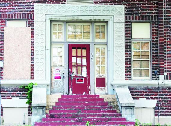 The “University of Islam,” the former Roosevelt Elementary that was donated to the United Nation of Islam by USD 500, is now abandoned. photo/Grace Hills/Kansas Reflector