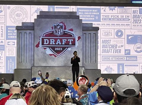 At The Kansas City Globe presstime, the NFL’s 2023 Draft picks got under way following the singing of both the national anthem by country artist Brittney Spencer and the black national anthem, “Lift Every Voice and Sing” by Kansas City’s own Oleta Adams (on stage above.) KC Chiefs’ Patrick Mahomes and Travis Kelce also wowed the crowd making an appearance with the 2023 NFL championship trophy. wire photo