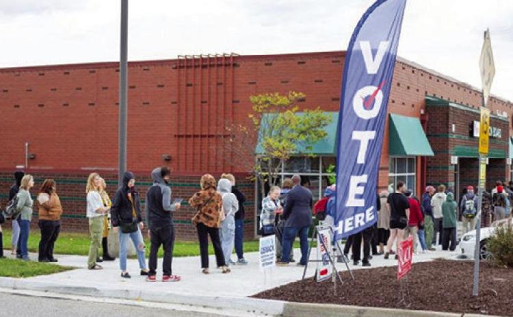 Kansas City voters line up to cast early ballots in November 2024. The earnings tax question will appear on the April 7 ballot alongside school district questions and candidates. (Vaughn Wheat/ The Beacon)