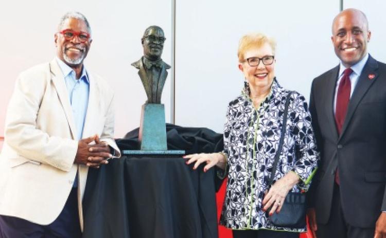 Mayor Quinton Lucas Honors Former Mayor Sly James with Pavilion Dedication