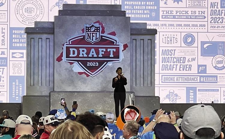 At The Kansas City Globe presstime, the NFL’s 2023 Draft picks got under way following the singing of both the national anthem by country artist Brittney Spencer and the black national anthem, “Lift Every Voice and Sing” by Kansas City’s own Oleta Adams (on stage above.) KC Chiefs’ Patrick Mahomes and Travis Kelce also wowed the crowd making an appearance with the 2023 NFL championship trophy. wire photo